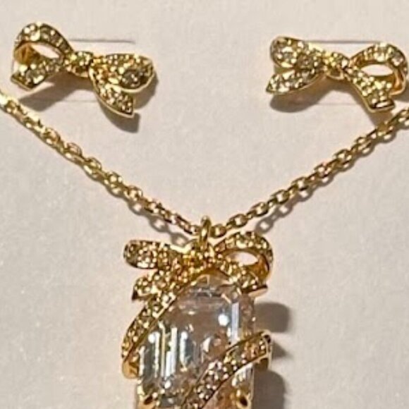 Kate Spade Pave Present Pendant & Studs Boxed Set NIB Sophisticated Style NWT - Picture 4 of 15